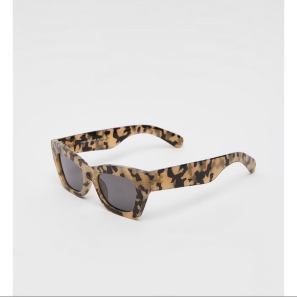 NWT Oval Cat-Eye Sunglasses - Picture 4 of 6